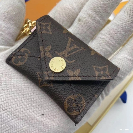 Cheap KEY LOUIS BAG POUCH CHARM VUITTON AND KIRIGAMI HOLDER 0731